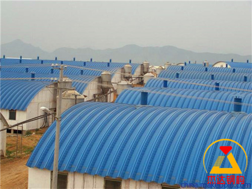 車庫(kù)鋼結(jié)構(gòu)拱形屋頂