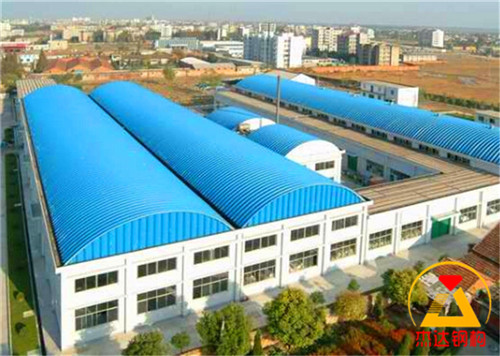 車庫(kù)鋼結(jié)構(gòu)拱形屋頂