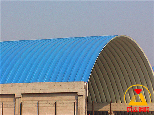 車庫(kù)鋼結(jié)構(gòu)拱形屋頂