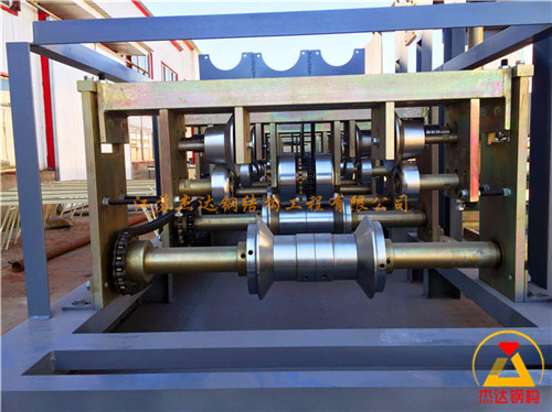 拱形屋蓋梁失穩(wěn)現(xiàn)象的研究