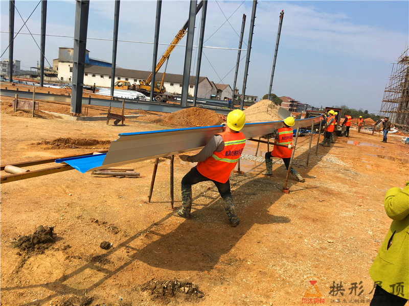 拱形屋面單元板的壓軋