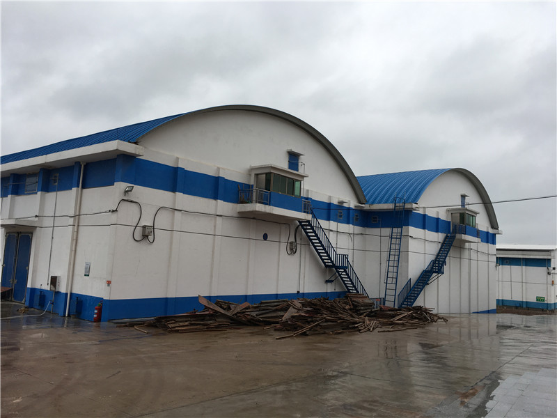 糧庫彩鋼拱形屋面承載力分析