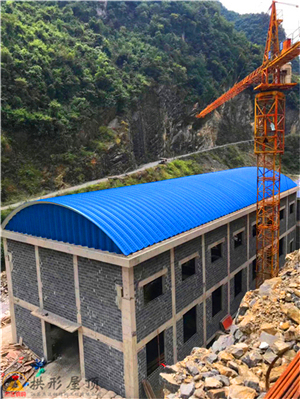 拱形屋頂施工時的現(xiàn)場情況紀(jì)實(shí)