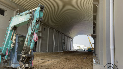 拱形屋頂?shù)慕ㄖ艽a：結(jié)構(gòu)之美與實(shí)用性能的完美融合